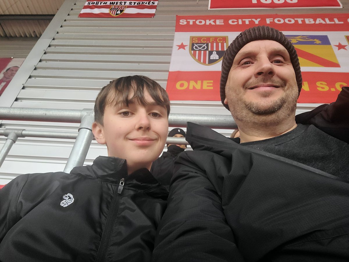 BatmanGs24's tweet photo. UTMP 🔴 ⚪️ STOKE CITY https://t.co/3FslDx2jCH