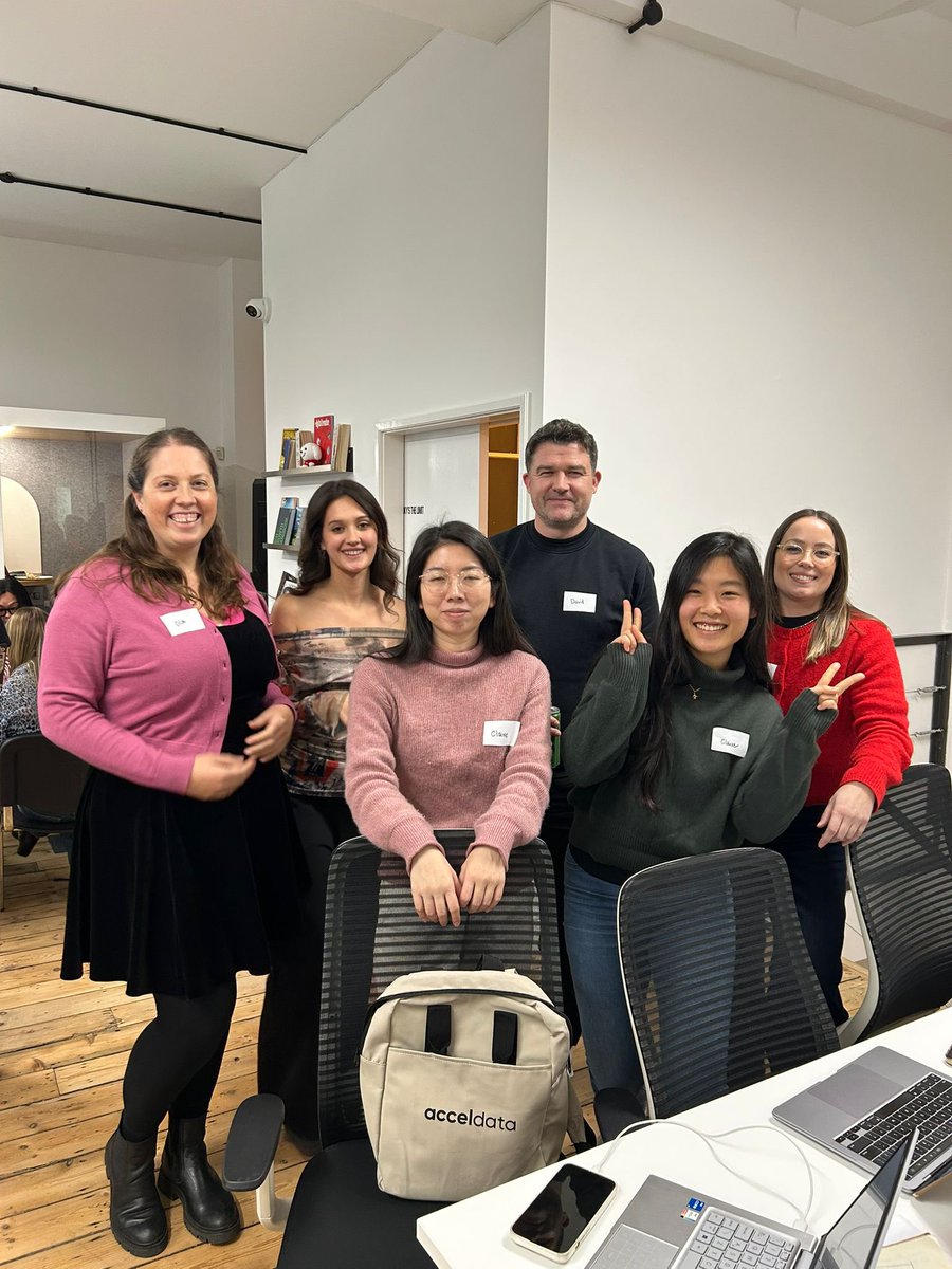 ClaireCui7's tweet photo. Hackathon sprint → a “dream future” video generator at VEED hackathon last Thursday with a team of 6! Gain some excitement, and testing the idea next 👀✨

#hackathon #builder #ai #genai
#productdesign #techlife https://t.co/vKhwvtNqRf