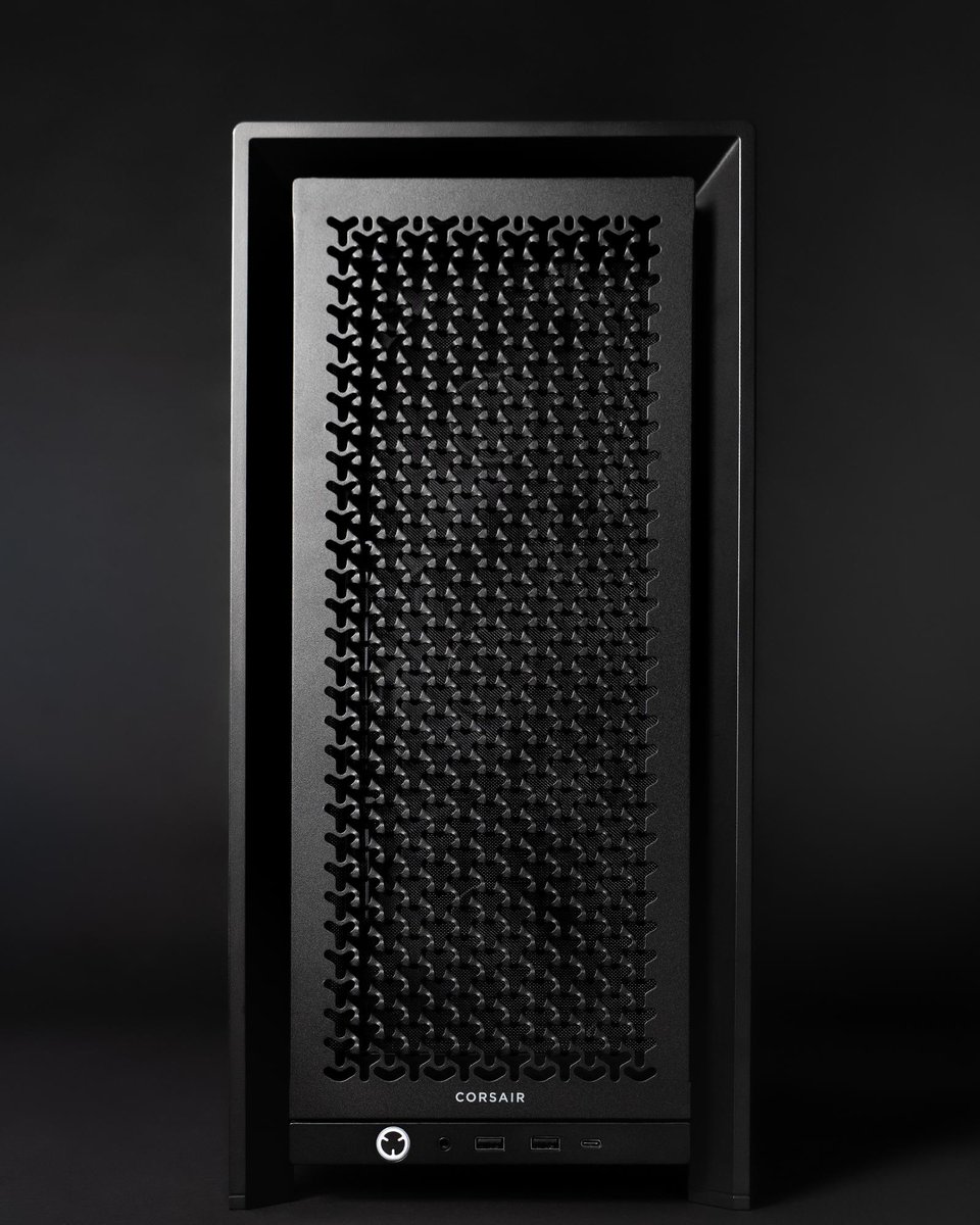 CORSAIR's tweet image. 🚫 RGB 🤫

This is an ode to enthusiast who prefer a minimalistic aesthetic, featuring our non-RGB RS120 and RS120 MAX fans in our FRAME 4000D.

See the full build details: cor.sr/Explorer-Black…