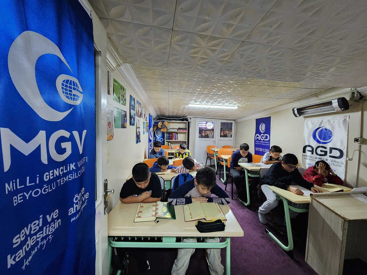 agdbeyoglu1's tweet image. Kaşif Grubu Öğrencilerimize yönelik Kur’an-ı Kerim ve zammı sure ezberleme derslerimiz devam ediyor.