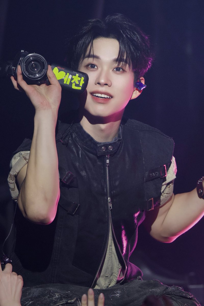 251129 LUCID LINE 부산 #최상엽 

예찬님 남팬 훈남이시다,,,🫣