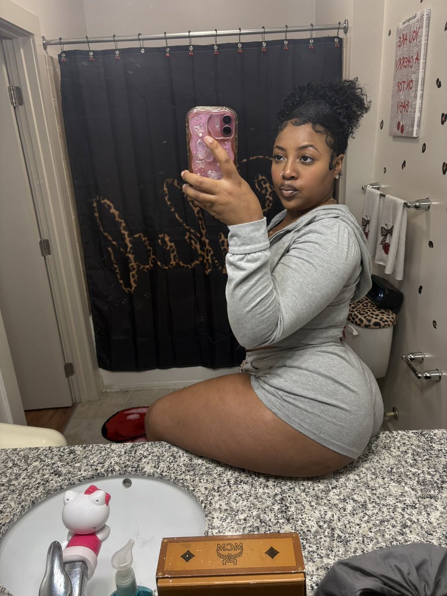 _maryjayn_'s tweet image. 🍒🐆 #bigmama