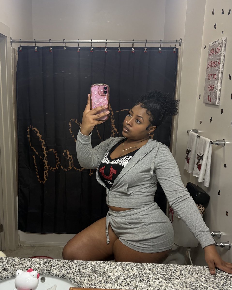 _maryjayn_'s tweet image. 🍒🐆 #bigmama