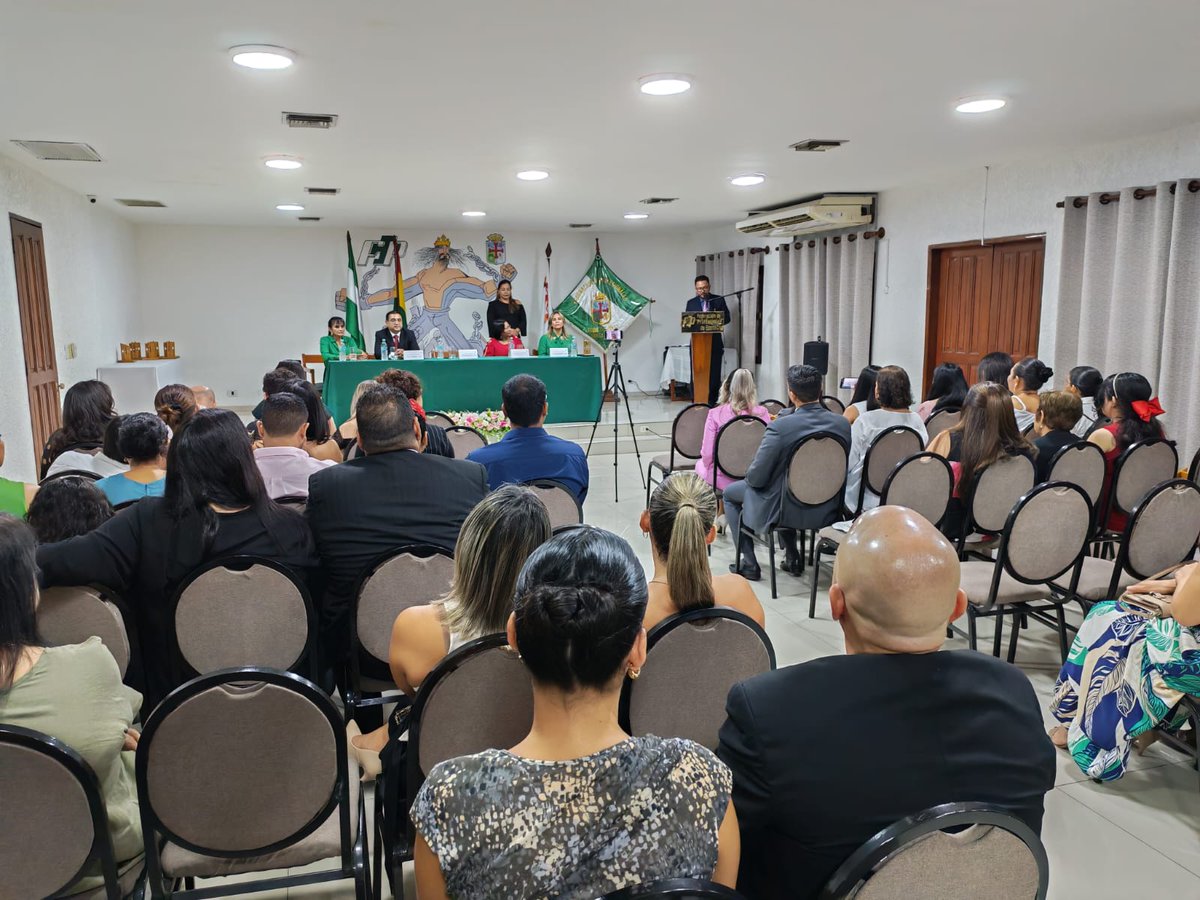 CPCSCZ's tweet image. El CPC participó en la entrega del Premio Santa Cruz a la Excelencia Intelectual, Profesional y Empresarial a los directorios del Colegio de Economistas, Colegio de Psicopedagogía y Colegio de Nutricionistas y Dietistas.
#CPC #PremioSantaCruz #ExcelenciaProfesional