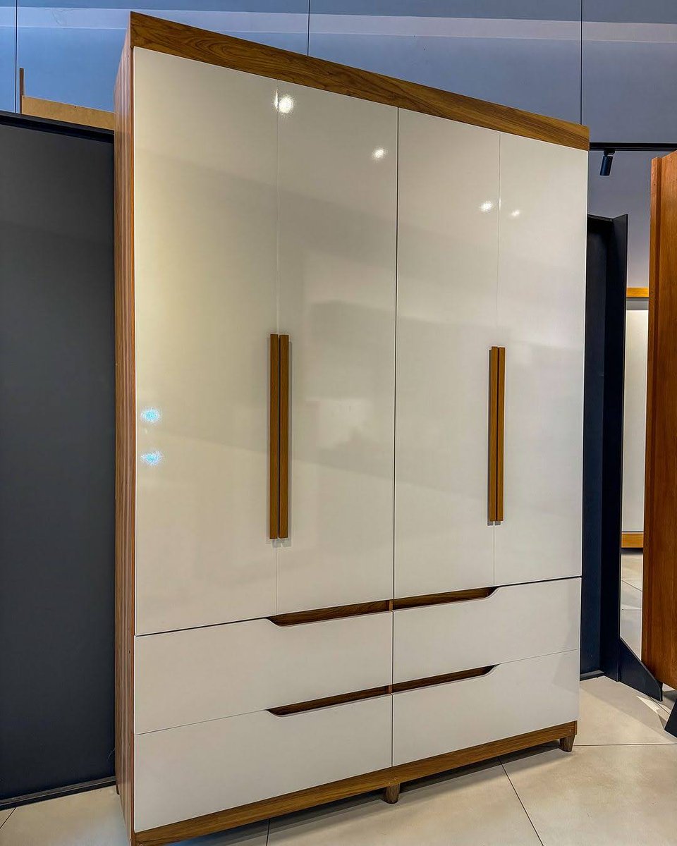 reWork_Interior's tweet image. Furniture maker
That moment the carpenter you called 3 weeks ago replies “I dey road”. If you’re tired of stories, slide into DM. Clean job, no long talk. Island to Mainland, we move!