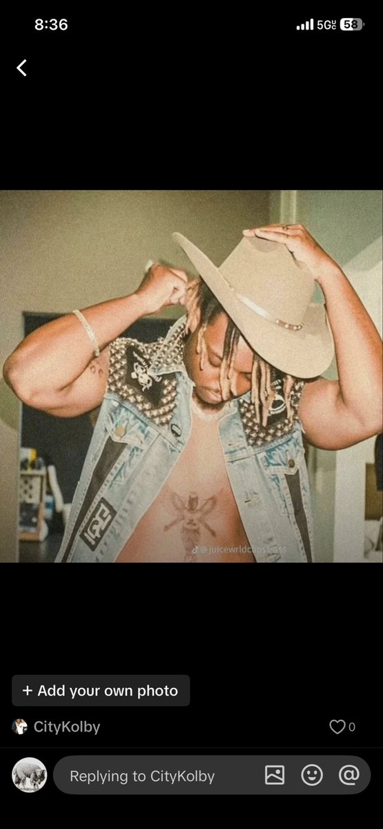 killmytroubles's tweet photo. Anyone got a high quality picture of this without the watermark at the bottom? https://t.co/SRD0TKRsPS