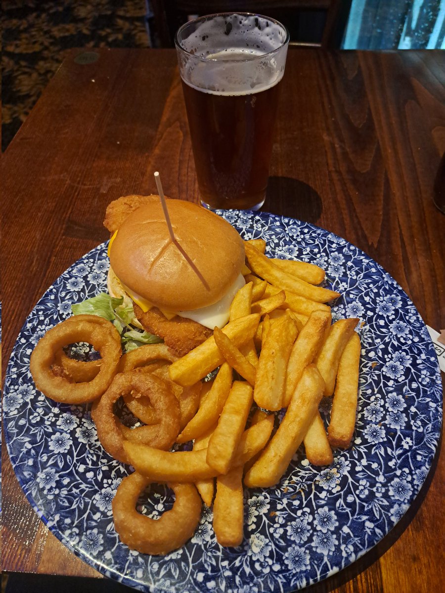 goldwynbird's tweet image. Grub before I go to the 808 State gig 😎 #Norwich 
#Wetherspoons