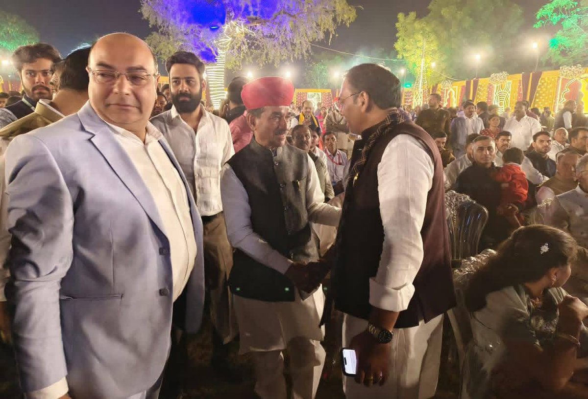 Raaz_RJ_34's tweet image. आज पाली में भाजपा के प्रदेश अध्यक्ष आदरणीय श्री मदन राठौड़ जी के सुपुत्र के शुभ वैवाहिक समारोह में आदरणीय जनसेवक श्री हंसराज मीणा जी विधायक सपोटरा सम्मिलित होकर नवदंपत्ति को सुखद, मंगलमय एवं समृद्ध दांपत्य जीवन के लिए हार्दिक शुभकामनाएँ प्रेषित कीं।

#Pali  #Congratulations…