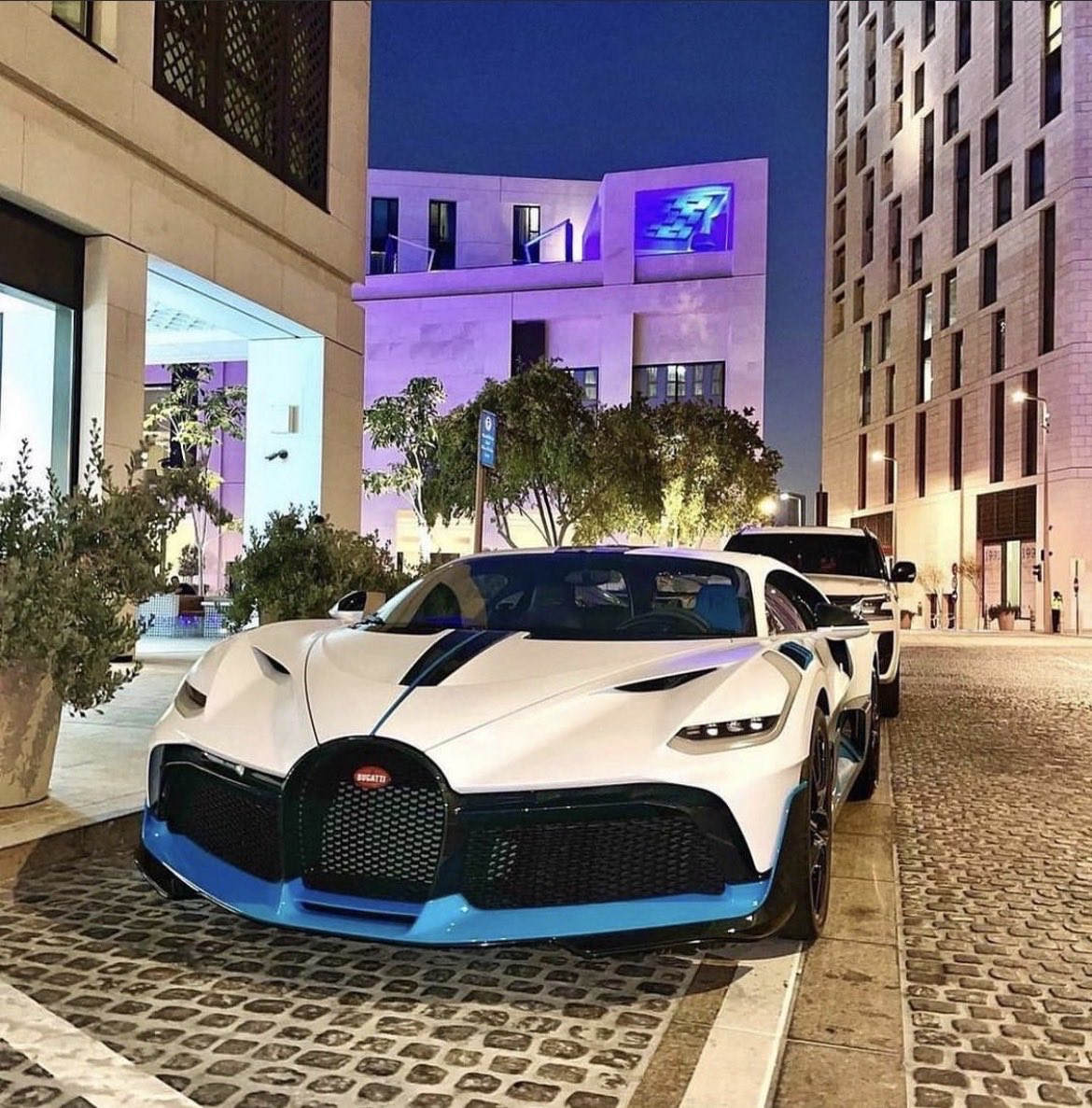 SheikhSilicon's tweet image. Transaction Cloud sounds boring until you realize it solves the biggest bottleneck for Web3 apps: scale.

@syndicateio built a system where apps can broadcast thousands of transactions without worrying about nonces, gas spikes, or reorgs. It’s the AWS for on-chain interactions.…