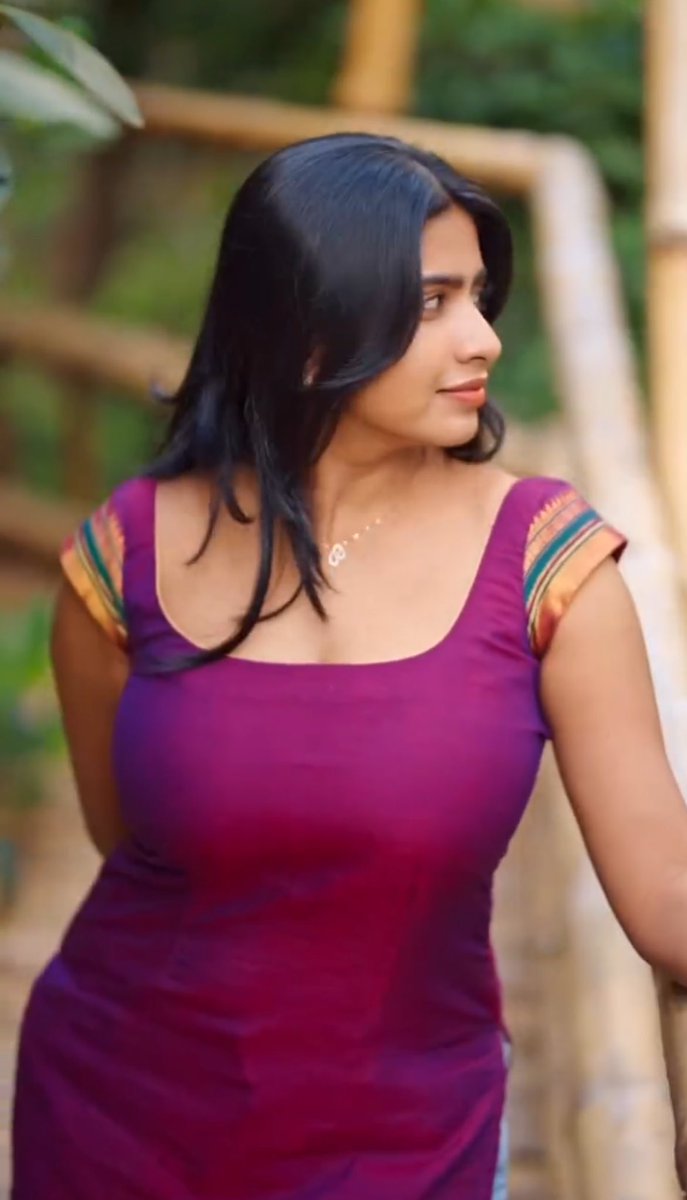 FilmyBowlTamil's tweet image. #Prathibha looking absolutely stunning in this beautiful outdoor vibe.

Simple, elegant &amp;amp; full of charm!

Follow 👉 @FilmyBowlTamil