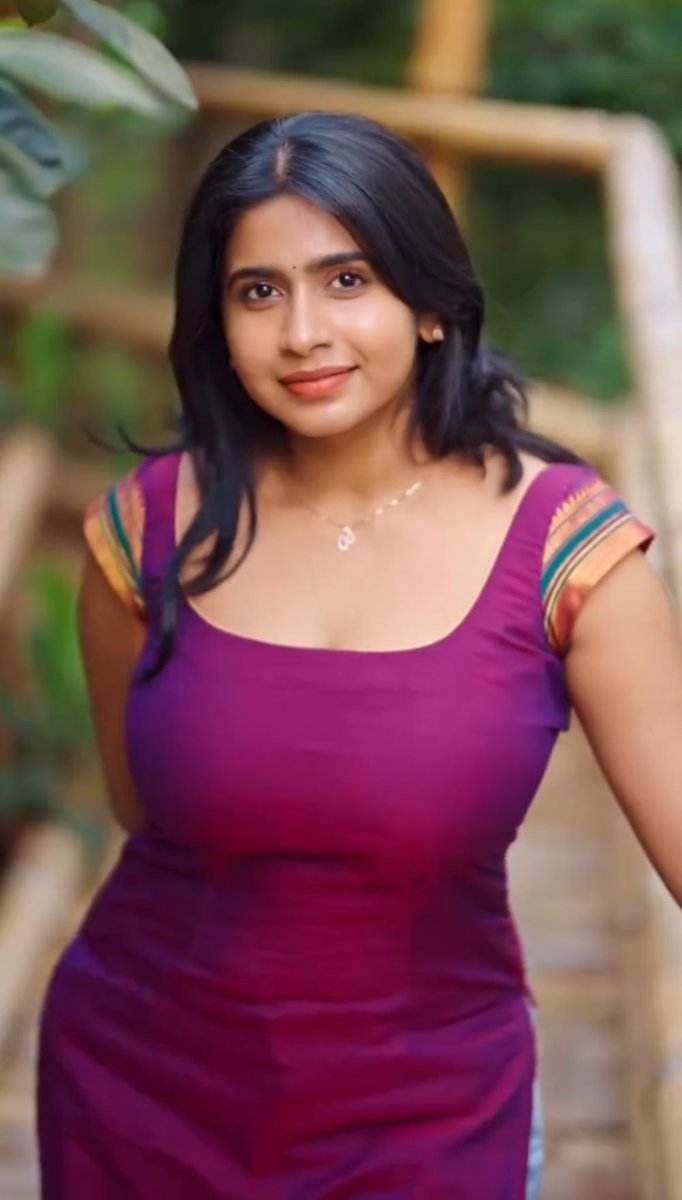 FilmyBowlTamil's tweet image. #Prathibha looking absolutely stunning in this beautiful outdoor vibe.

Simple, elegant &amp;amp; full of charm!

Follow 👉 @FilmyBowlTamil
