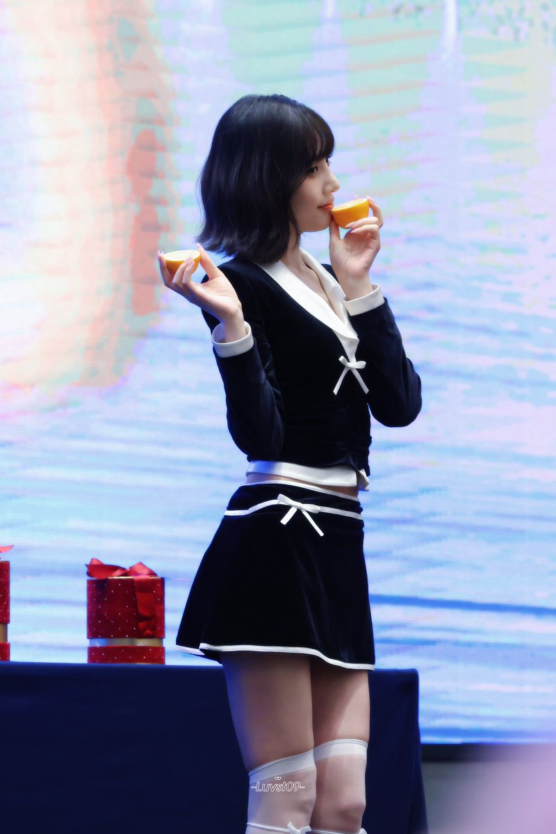 Luvst_09's tweet photo. ORANGE GIRL🍊
#조이 #박수영 #JOY https://t.co/S9TJ8PdWmK