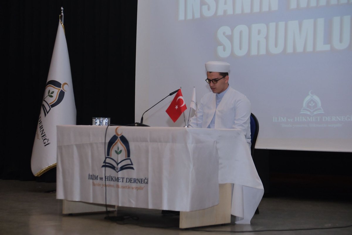 Bugün Prof. Dr. Nasrullah Hacı’müftüoğlu hocamızın anlatımıyla
“İnsanın Mahiyeti ve Sorumluluğu” üzerine ufuk açıcı bir konferanstayız.
Her cümlesi ayrı bir hikmet, ayrı bir ders…
Rabbim istifademizi ziyade eylesin.