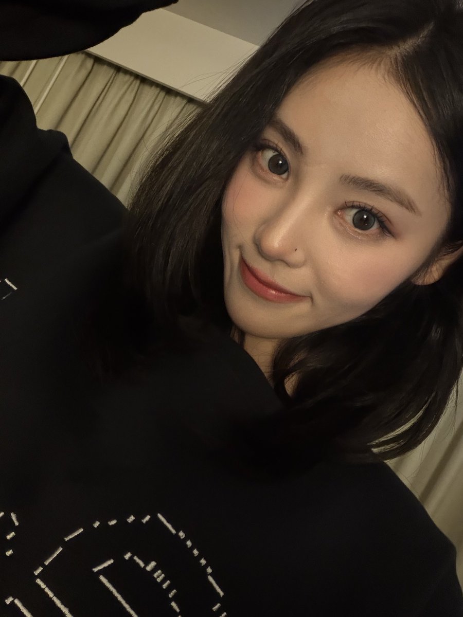 jjsbbl's tweet image. [251129]💌📸+🎙️