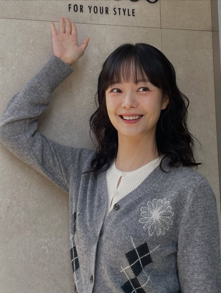 Still the cutie pretty Sominnie 😍

Link: instagram.com/p/DRo3ddSgcxF/…

#JeonSoMin #전소민