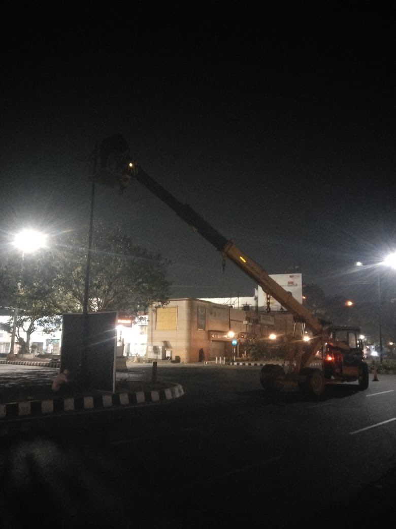 BSCL_BBSR's tweet image. Periodical maintenance of street lights is being carried out along Smart Janpath to ensure consistent illumination and safer movement for all.

#UrbanInfrastructure #CityMaintenance