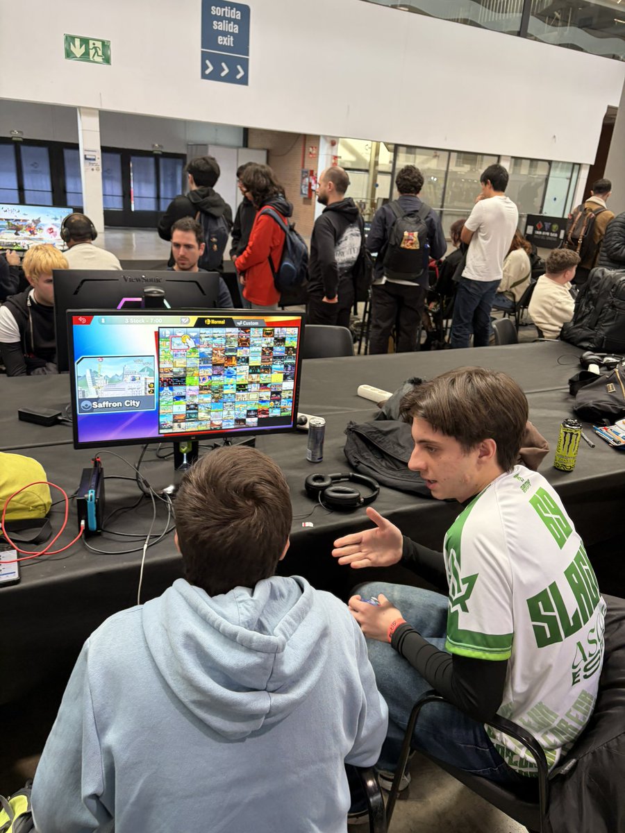 Début de glory pour notre goat <a href="/Slackosaure/">3NZO</a> !!! On lui envoie tout l’amour du monde, aller Enzo !!! #ECRWIN #GOATMAN