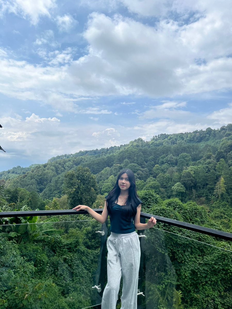 upgirlsbea's tweet photo. thank you🤩, see u next glamping with upgirls yaa!! makasih sudah seru seruan 2hari 1malam ini🥺❤ love u all 🫶🫶 #BEAMY https://t.co/MjO19bsV4H
