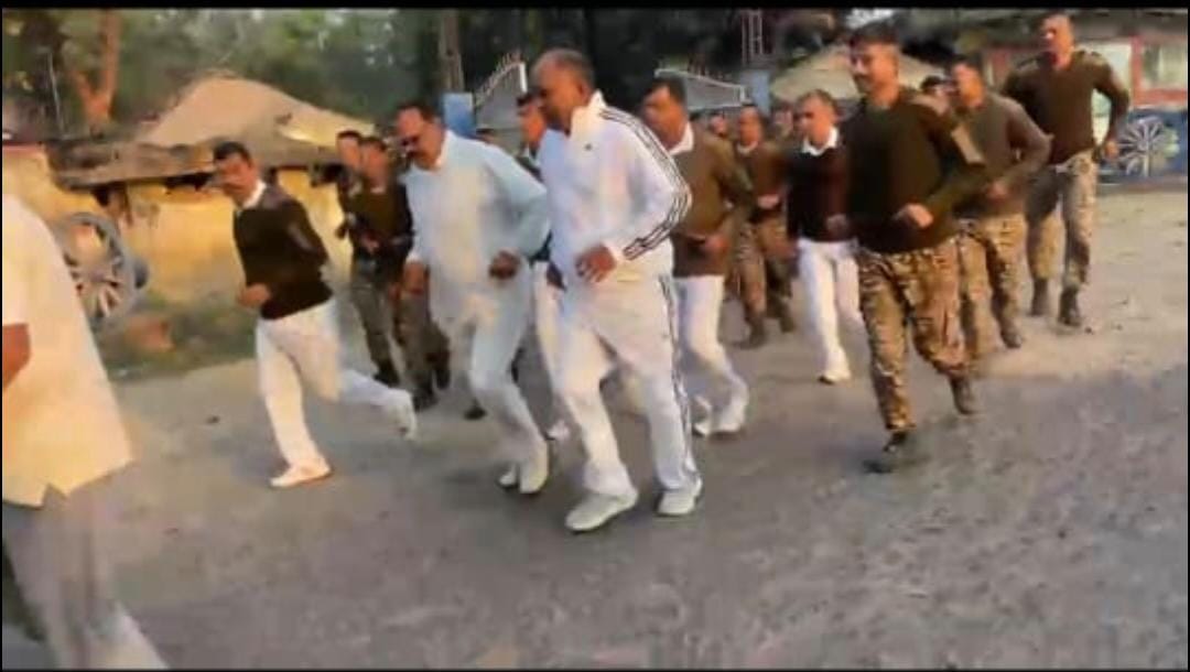 On the occasion of Constitution Day,a special activity was conducted in which officers and personnel of the 37 &amp;09 Bn participated in a running event.
They displayed great enthusiasmdiscipline and a strong commitment towards the values of the Constitution🇮🇳
 #CRPF #DutyWithHonor.