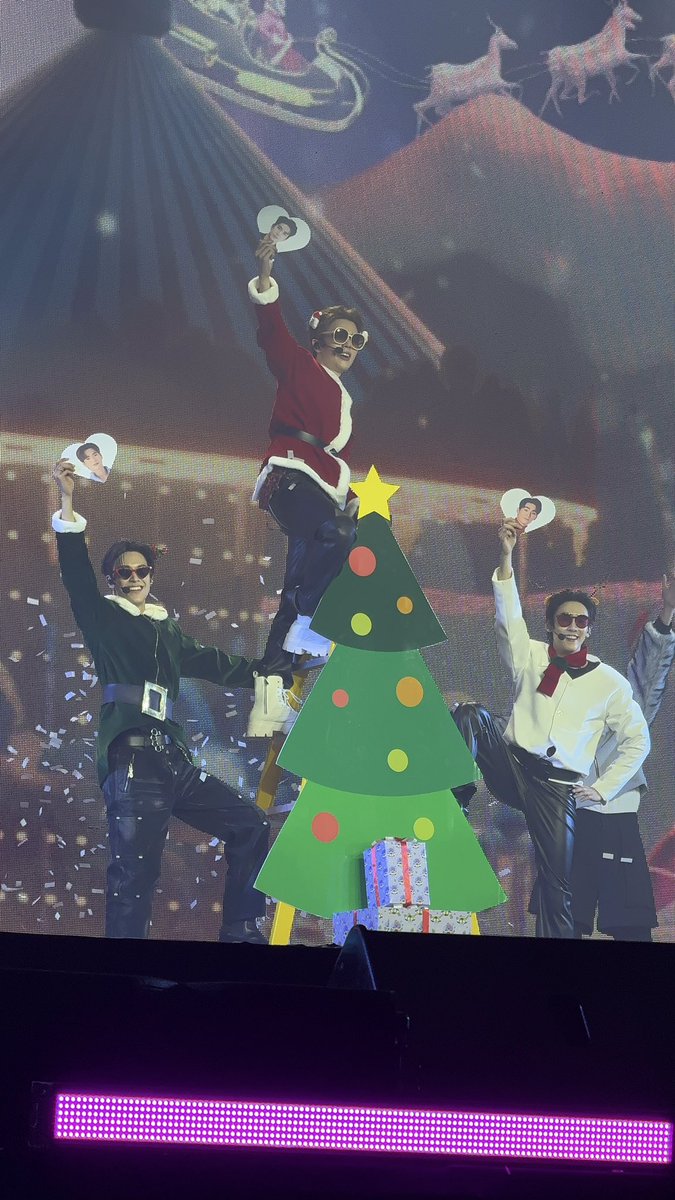 ppikkibooboo's tweet image. กุจะบ้า 5555555555555555

#JimmySeaFanconD1