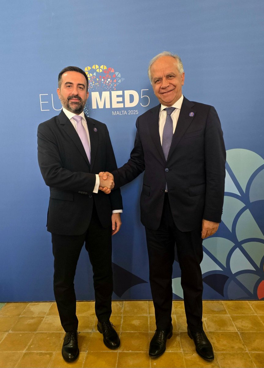 DepMinMIPcy's tweet photo. 🇨🇾🇮🇹 Deputy Minister of Migration & International Protection @NickAIoannides met today in Malta with Italy’s Interior Minister Matteo Piantedosi @Piantedosim on the sidelines of #Med5
🤝 Cordial exchange & discussion of migration priorities of the upcoming #CY2026EU Presidency https://t.co/LY4W2B5LIu