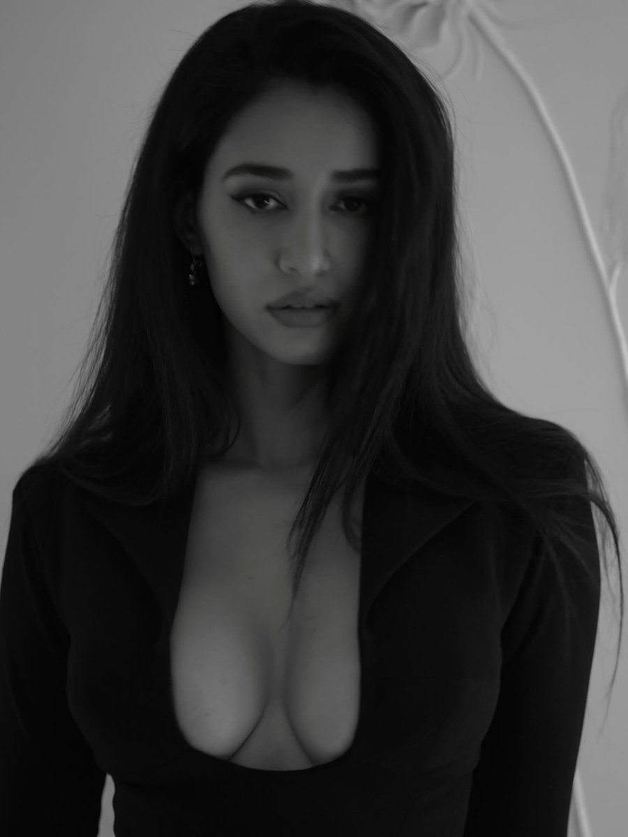 DhirajKumar___'s tweet image. Nobody matches #DishaPatani intensity when she gives that look.😍