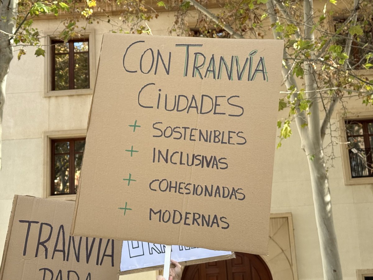 Acompañamos a los vecinos y vecinas de Murcia Lab porque Murcia merece un transporte público de calidad y ser un municipio más saludable, inclusivo, transitable y vertebrado.

Construyamos una Murcia donde movernos mejor sea vivir mejor. 💚🌍

💪🏾 La Murcia Que Viene.