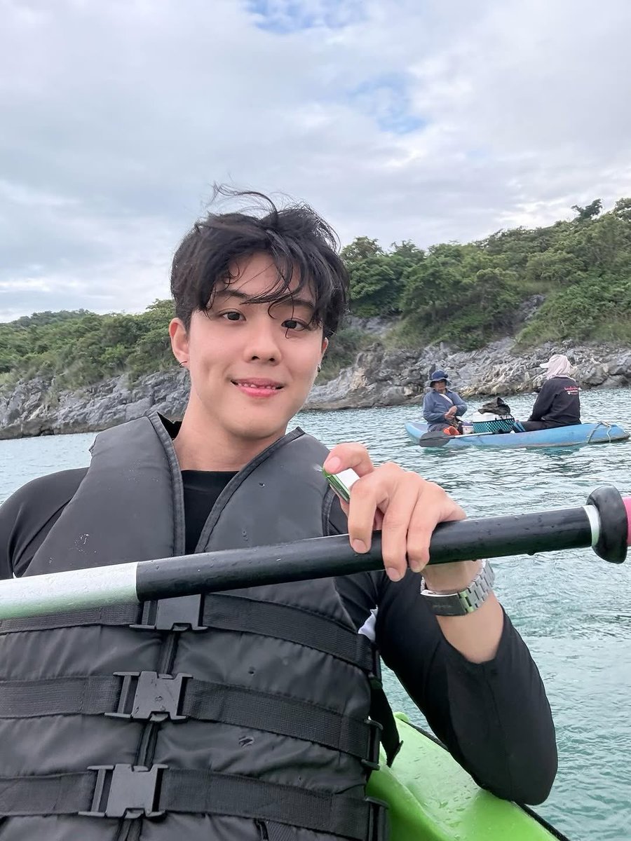 minekampon1's tweet photo. ชอบทะเล ชอบป่า ชอบเขาแล้วเมื่อไหร่จะชอบเราบ้างนะ 🙋🏻‍♀️🧏🏻‍♀️💗💓

Cr : IG @Miniminesmall 

#minimine #มินิมาย 🌈🔆 https://t.co/mF3QIPATxu