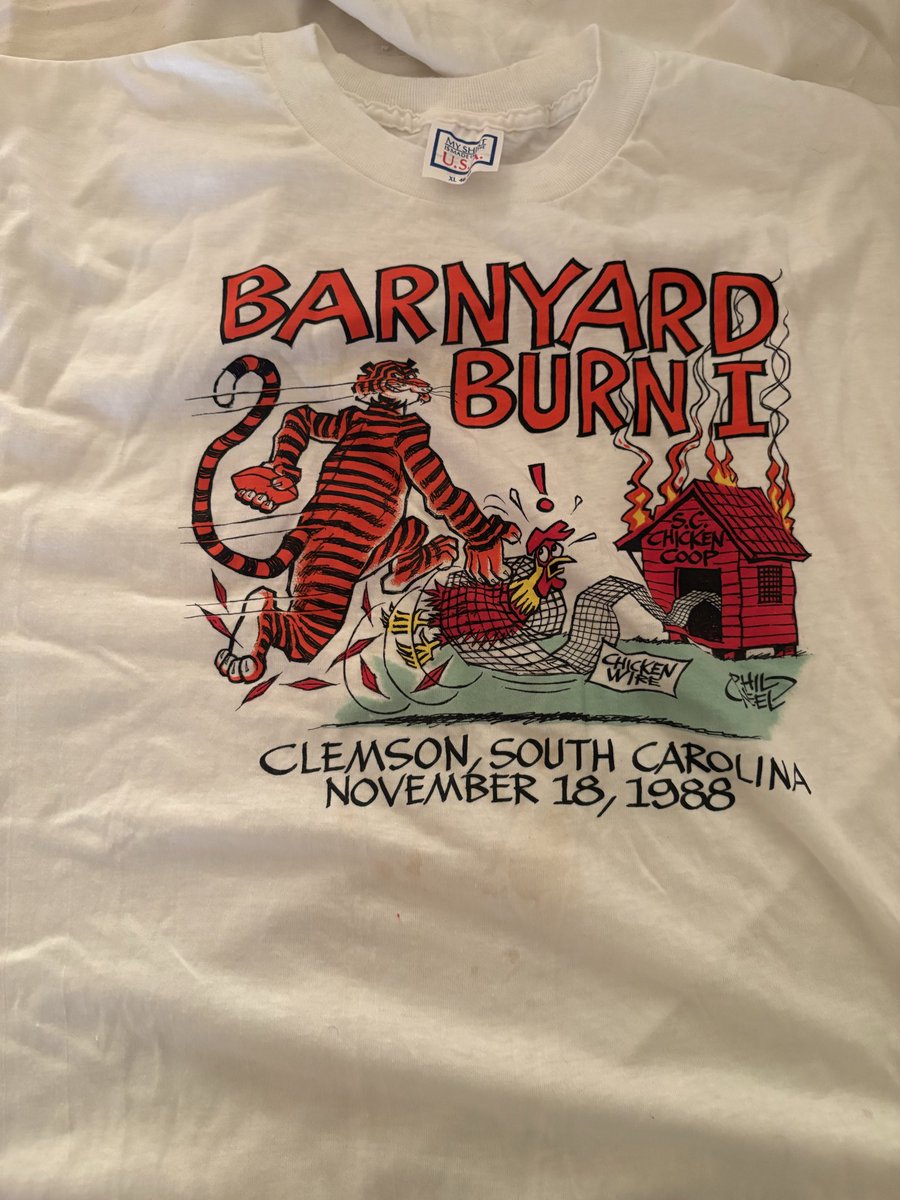 CrankshawBilly's tweet photo. Bout time to fire back up that ol’ chicken coop. #FuckUSC https://t.co/tG3SUAX3uS
