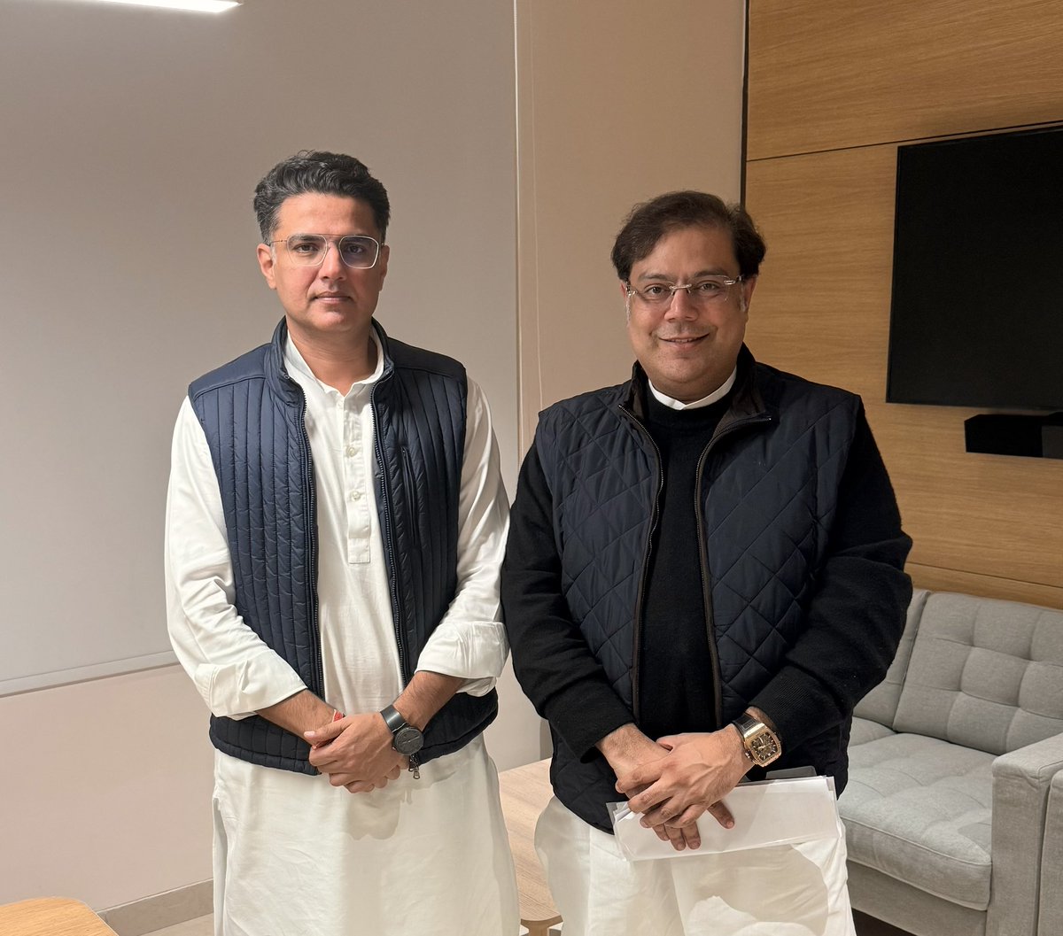 ManzuDinesh's tweet image. तस्वीर देखकर,

2020 वाली मानेसर घटना याद आ गई।