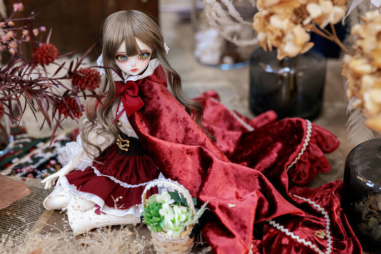 明日締切】DOLK×Peak's Woods 特別復刻中の『赤ずきん』Lady beeはご覧