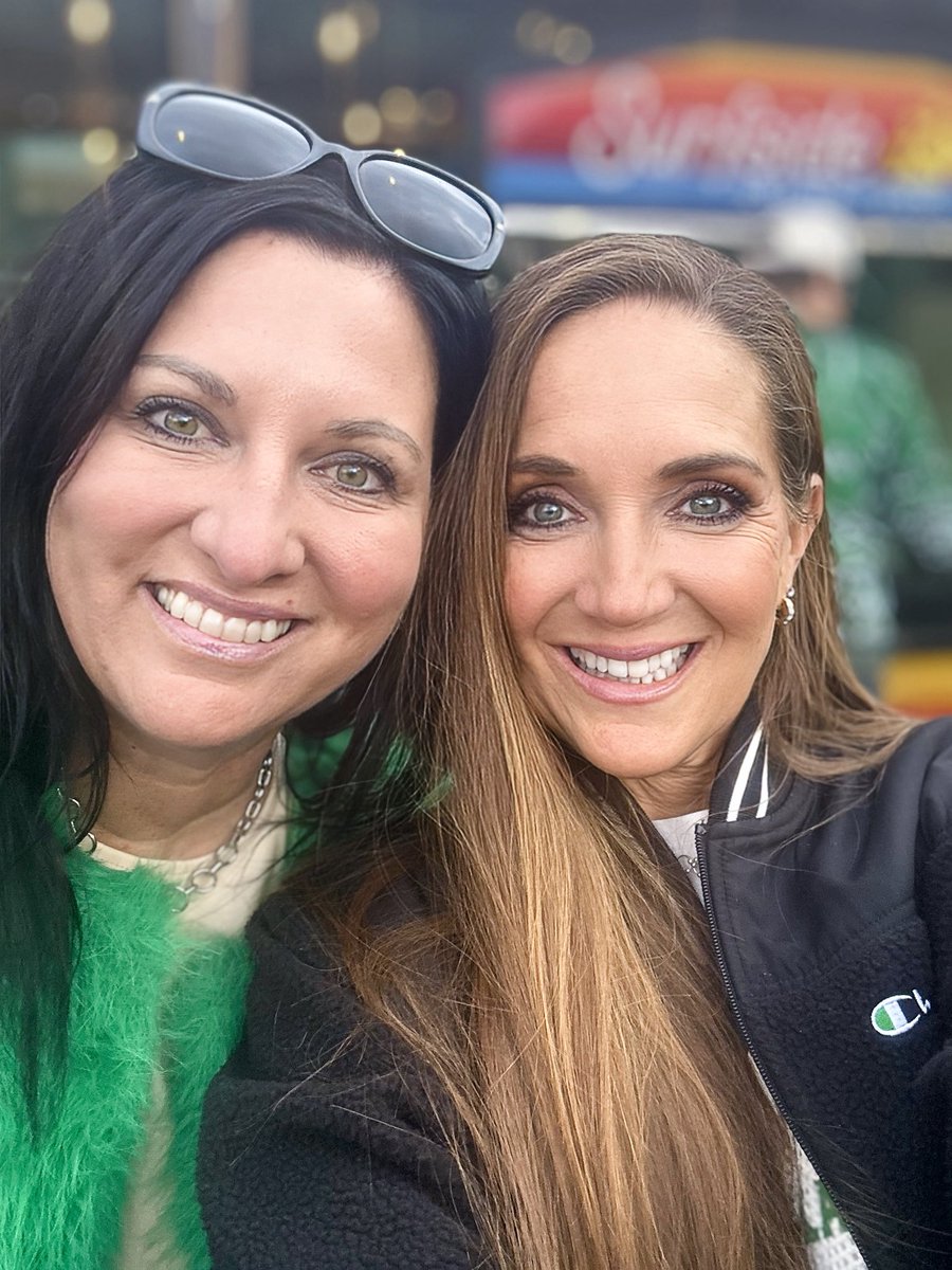 GourleyCarla's tweet image. #SeniorDay was a SUCCESS 💚 Mean Green WIN - One more week and we are playing in the Conference Championship #GMG 💚🦅🏈🖤 #LightTheTower