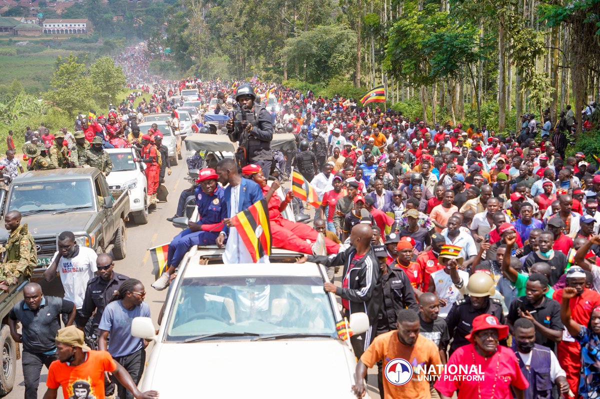 HEBobiwine's tweet photo. Earlier as we were entering Buddu, Masaka city. The smiles on people’s faces indicate hope and better days ahead. We will not give up no matter what!
#ANewUgandaNow 
#ProtestVote2026 
#PeoplePowerOurPower https://t.co/aNaqQYwGaD