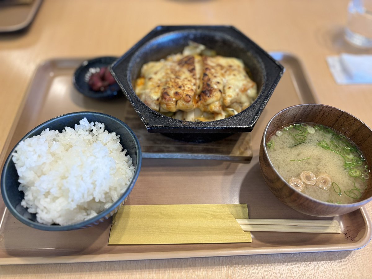 garyudeikou's tweet image. 久しぶりのラウンド⛳️

53-54(107)

まあ練習もラウンドもしてない割にはいつも通りでした🤣👍

新しいメニューで満足🥩

ショートホールは4つ中3つワンオンできました🐶

今年もう一度行けるのかどうか…笑

来場ポイントがだいぶ減っててショックです😨

#旭国際浜村温泉ゴルフ倶楽部