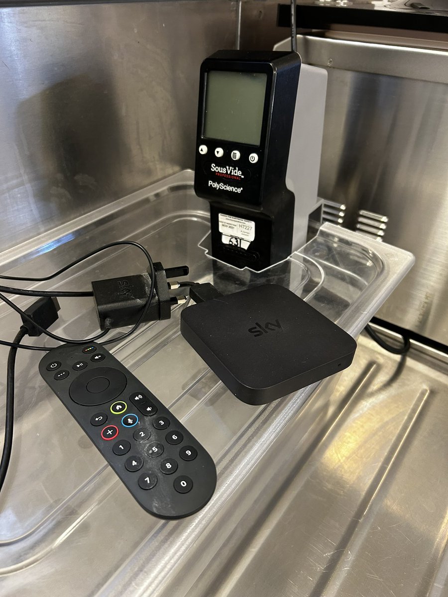 PMsChefChequers's tweet image. Essential kitchen equipment when @OfficialOAFC are playing!!💙🤍🧡⚽️
#oafc