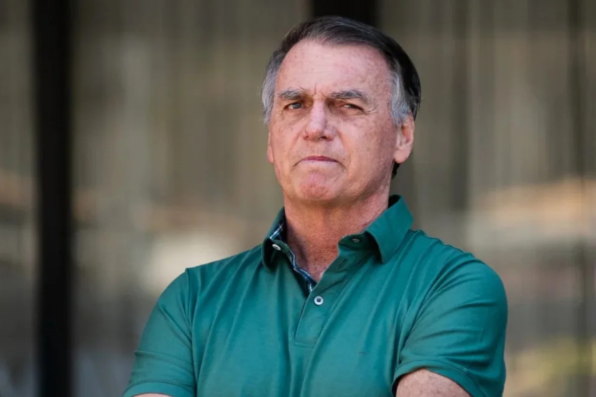 N_Carvalheira's tweet photo. Em 2026, eleitor vai votar para manter ou #libertar #Bolsonaro da prisão. 

Quem votar no nome candidato da direita optará por soltar Bolsonaro. 

Crédito: Andrea Matais: @Metropoles https://t.co/NFEil5hVxn