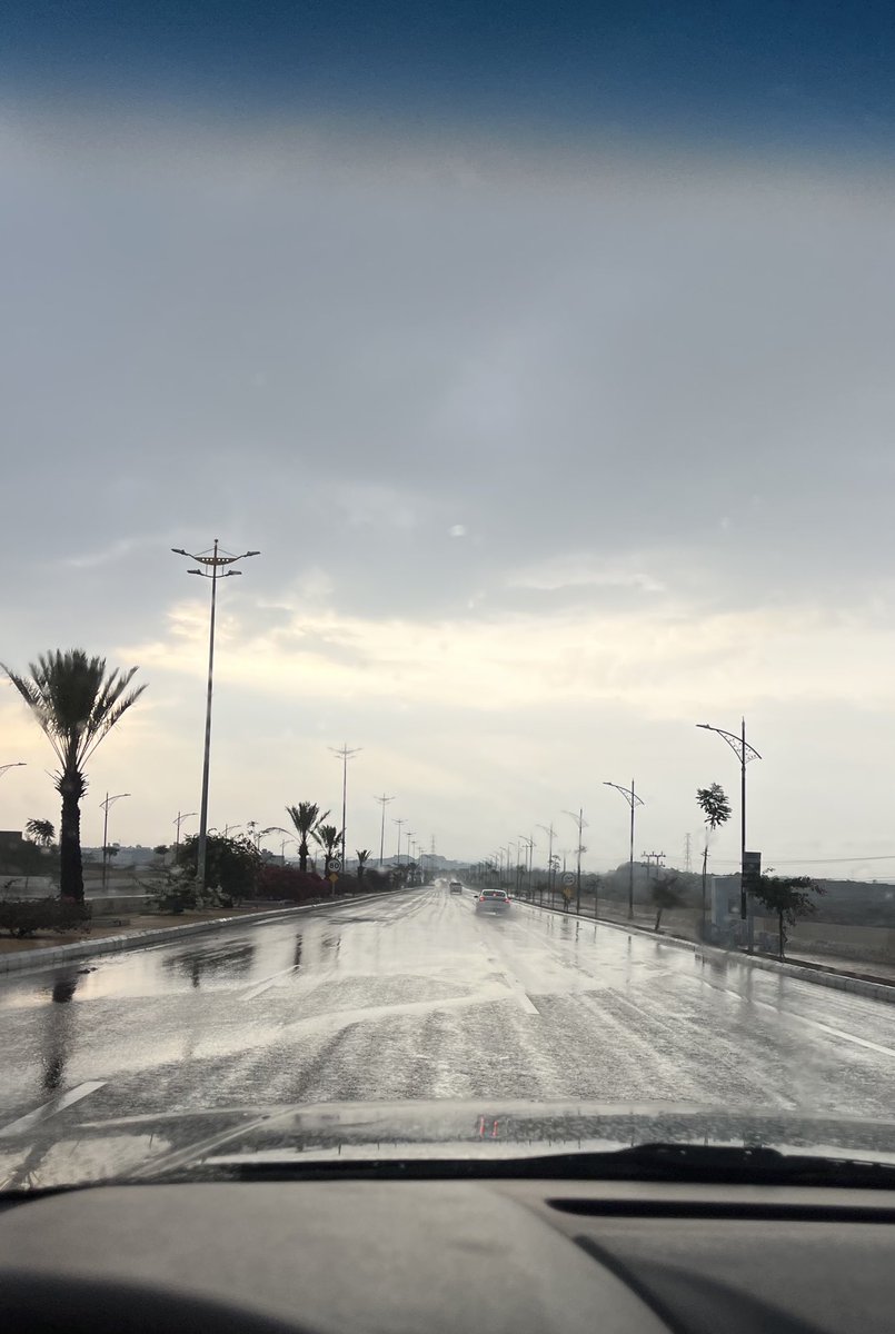 t6trr's tweet photo. "عندي يقين ان الليالي المقبلة ماهيب سود 
انقى من قنوف السحاب اللي تلوح بروقها" https://t.co/OTqlTk3cbq