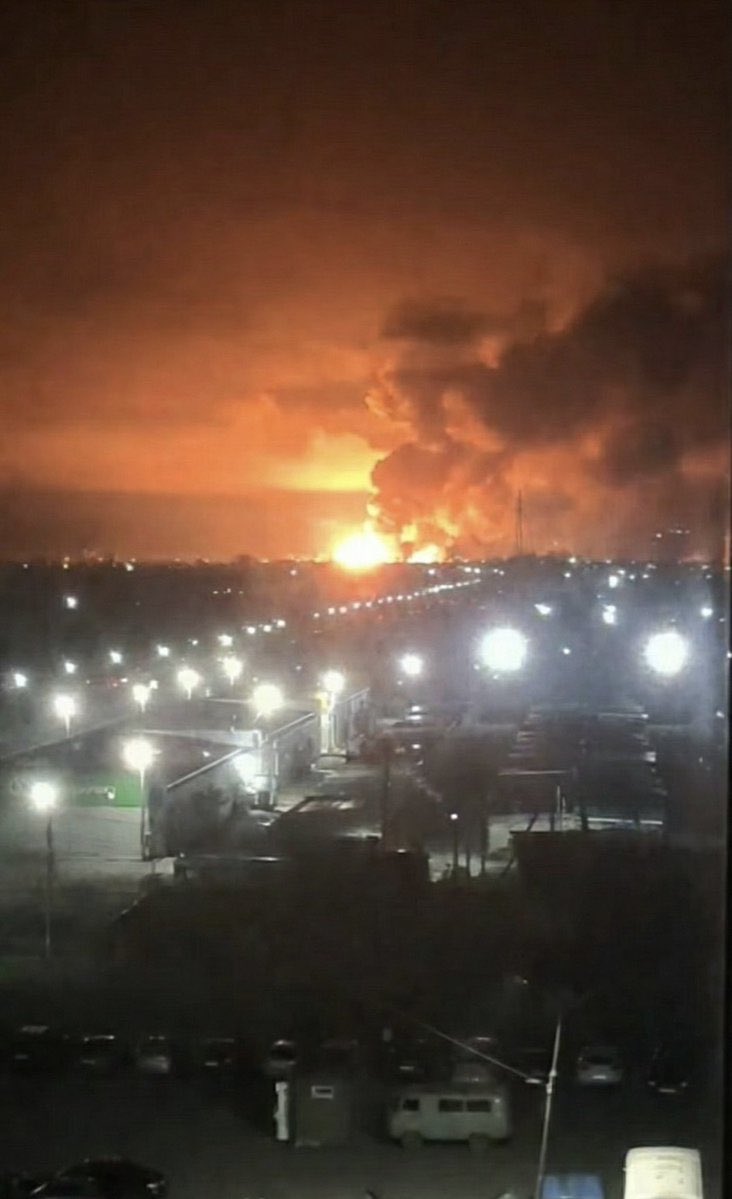 ukrainiansquad's tweet image. GOOD NEWS!🇺🇦

The Ukrainian army struck the Afipsky refinery in Russia&apos;s Krasnodar region.