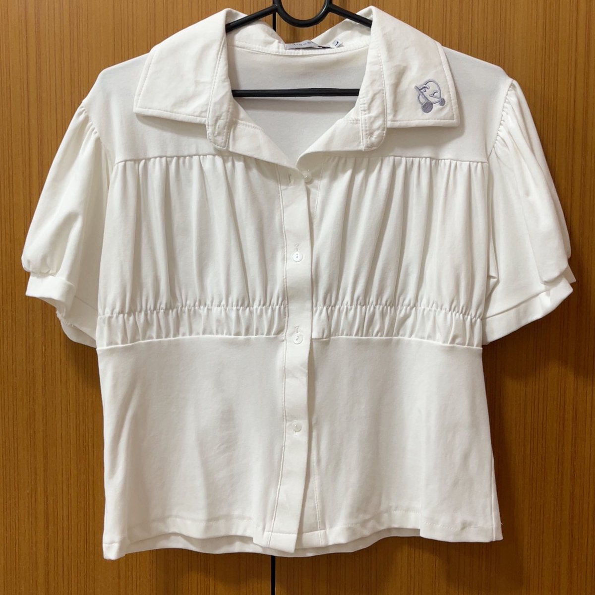 tlciiem's tweet photo. Saideehome - Melody Shirt สีขาว
ตัวนี้น่ารักมาก ๆ แค่ลอง ไม่เคยใส่ไปข้างนอก ไซส์ L : อก 40 - 52 นิ้ว ยาว 22 นิ้ว 
⭐️ 180.- รวมส่ง #ส่งต่อเสื้อผ้า #ส่งต่อเสื้อผ้าสาวอวบ #เสื้อผ้ามือสองสภาพดี
#saideehome https://t.co/SzcrhLlkiN