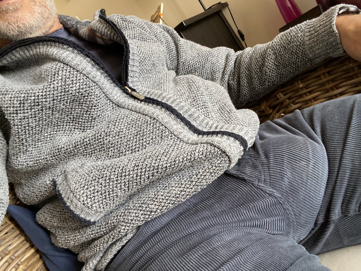 #bulgelover68 #bigbulge #bigcock #daddybulge #bigballs #cordsbulge #bulge #bulto #paquete