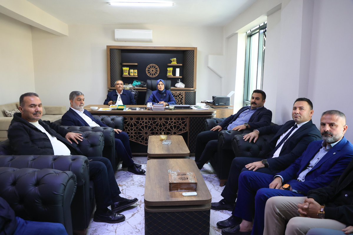 CYAZMAC's tweet image. 📍Viranşehir OSB

İlçe Kaymakamamız Sayın Kemal Ülkü, OSB Müdürümüz İbrahim Halil Akbaş, AK Parti İlçe Başkanımız Lütfi Bağcı, Viranşehir Gençlik Kolları Başkanımız Sinan Özdemir ile Organize Sanayi Bölgesi’nde açılacak Nas Bulgur Fabrikası’nı ziyaret ederek, işletme sahibi…