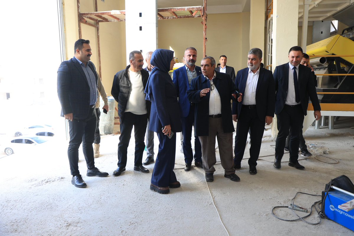 CYAZMAC's tweet image. 📍Viranşehir OSB

İlçe Kaymakamamız Sayın Kemal Ülkü, OSB Müdürümüz İbrahim Halil Akbaş, AK Parti İlçe Başkanımız Lütfi Bağcı, Viranşehir Gençlik Kolları Başkanımız Sinan Özdemir ile Organize Sanayi Bölgesi’nde açılacak Nas Bulgur Fabrikası’nı ziyaret ederek, işletme sahibi…