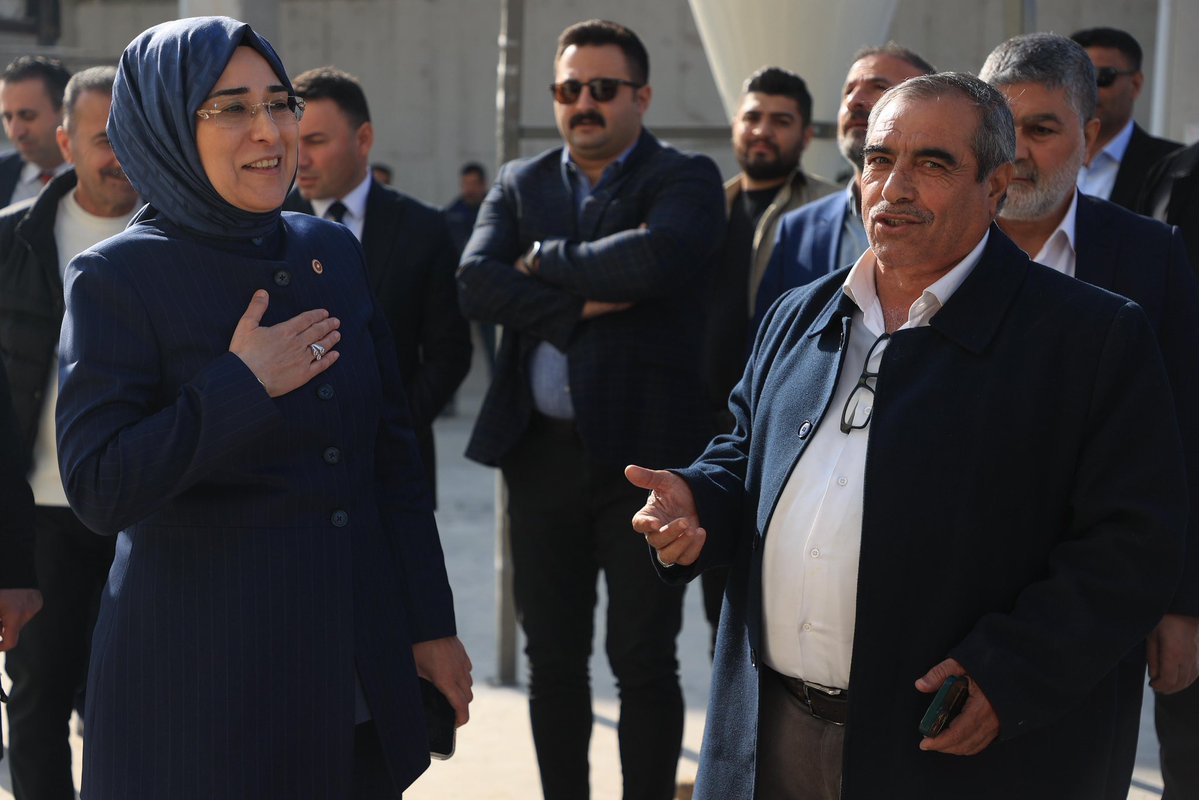 CYAZMAC's tweet image. 📍Viranşehir OSB

İlçe Kaymakamamız Sayın Kemal Ülkü, OSB Müdürümüz İbrahim Halil Akbaş, AK Parti İlçe Başkanımız Lütfi Bağcı, Viranşehir Gençlik Kolları Başkanımız Sinan Özdemir ile Organize Sanayi Bölgesi’nde açılacak Nas Bulgur Fabrikası’nı ziyaret ederek, işletme sahibi…