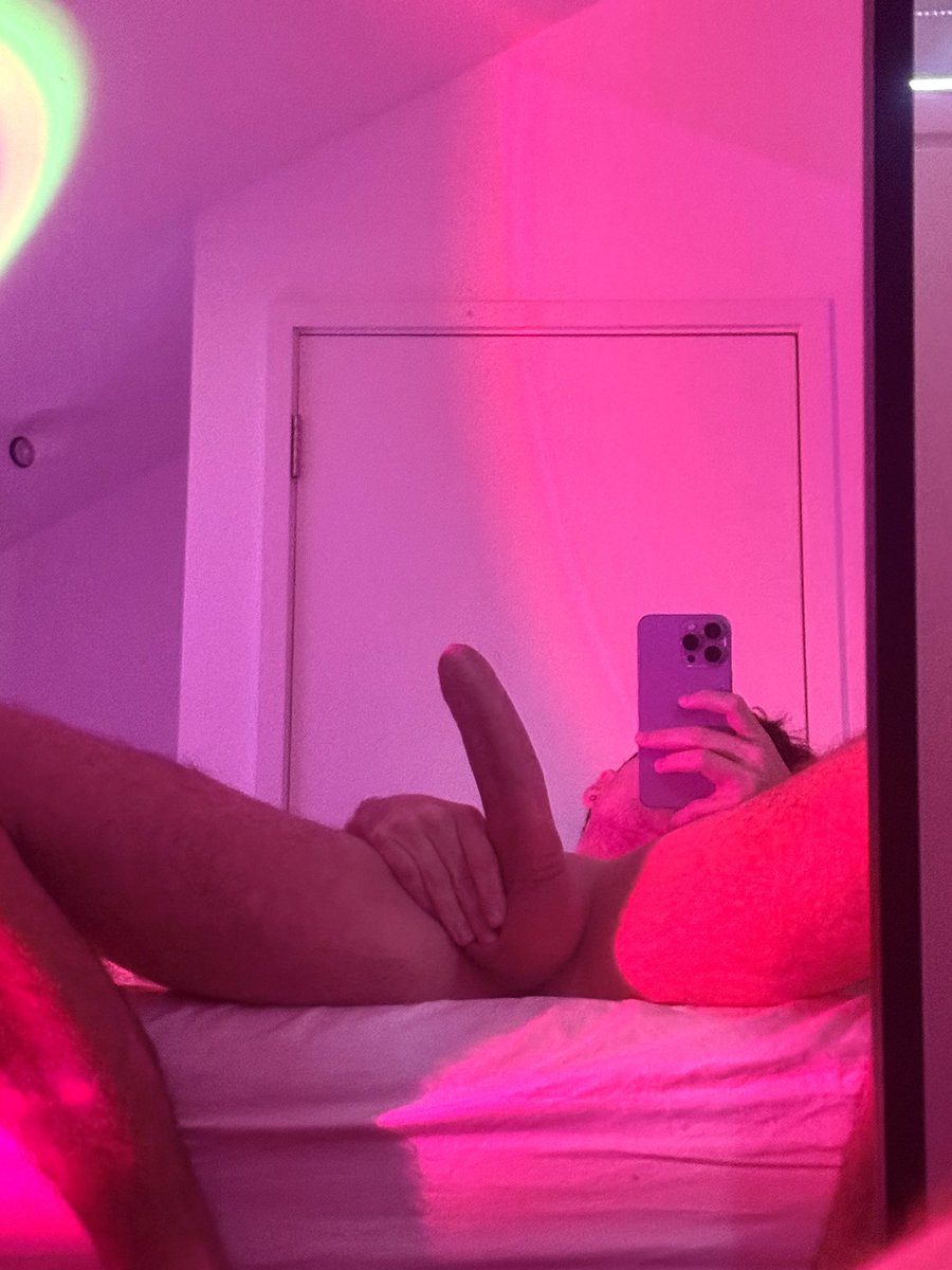 Sub Twink James tweet media