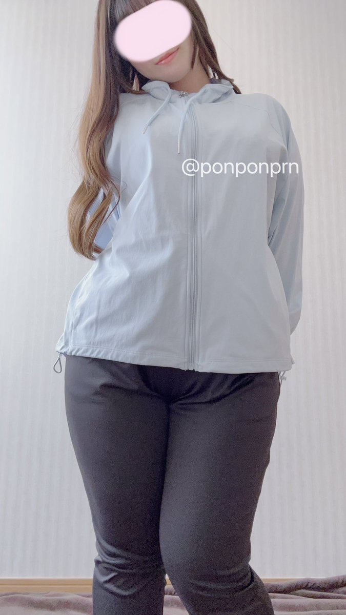 ponponprn's tweet photo. ジムで見かける肉感強めお姉さん💪🏻 https://t.co/y8KaopAhy3