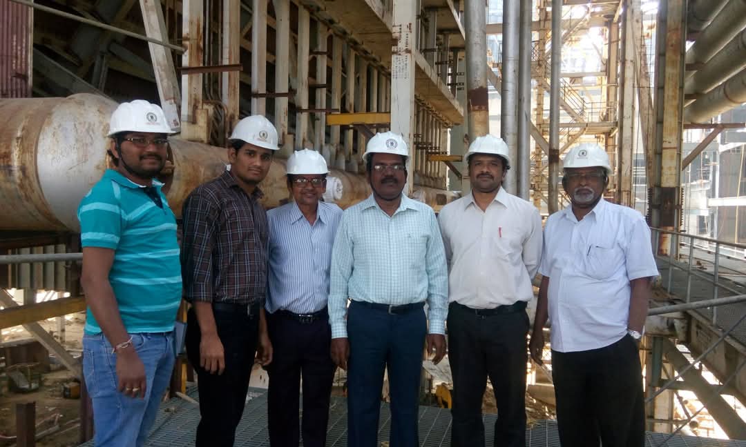 TechFactsRafee's tweet image. A Young Assistant Professor in 2013/2014
1. #Singareni Coal mines visit
2. #Singareni Thermal Plant (#STPP during Construction )
3. Blood donation camp in #Singareni Polytechnic #SCP 
4. Underground Mine #RK5 

Lost many photos while flashing ROMs, thanks to @facebook for these.