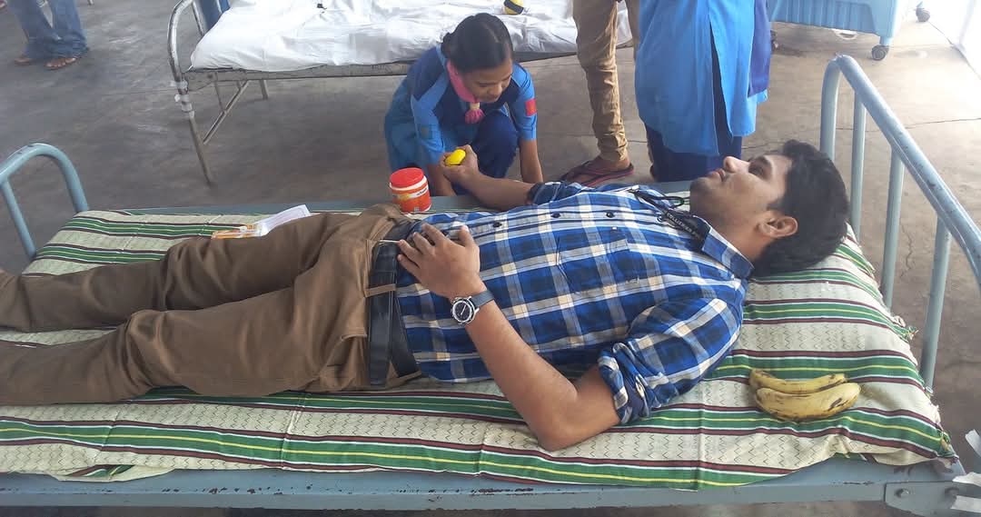 TechFactsRafee's tweet image. A Young Assistant Professor in 2013/2014
1. #Singareni Coal mines visit
2. #Singareni Thermal Plant (#STPP during Construction )
3. Blood donation camp in #Singareni Polytechnic #SCP 
4. Underground Mine #RK5 

Lost many photos while flashing ROMs, thanks to @facebook for these.