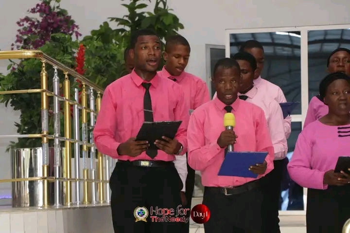 YORUBA CHOIR || HOPE FOR THE NEEDY || DAY 1

The Yoruba Choir declares: Only Jesus gives eternal life! Without Him, life is crisis &amp; uncertainty. Jesus is the greatest need of all men! Join us live!

#Chosen #tlccrmofficial #HopeForTheNeedy2025 #PstLazarusMuoka