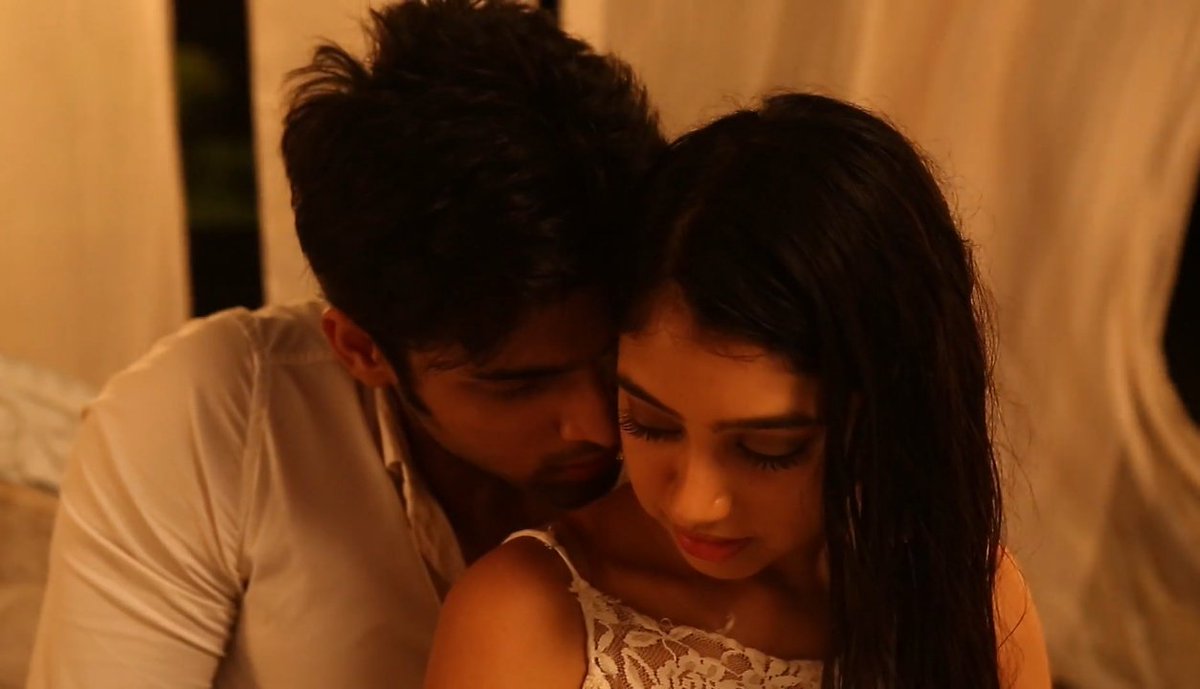 Akhiawal's tweet image. Nobody comes close to Parth when it comes to romance🙂‍↔️❤️ and Their Chemistry is still the best😭❤️❤️

#MaNan #ParthSamthaan #NitiTaylor
