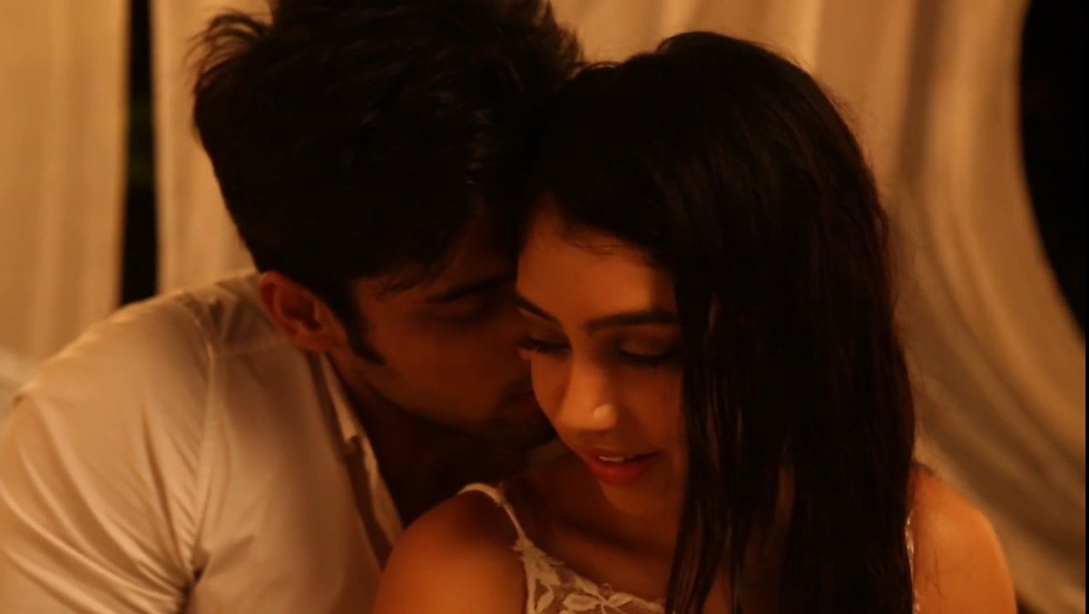 Akhiawal's tweet image. Nobody comes close to Parth when it comes to romance🙂‍↔️❤️ and Their Chemistry is still the best😭❤️❤️

#MaNan #ParthSamthaan #NitiTaylor